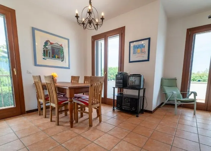 ヴィラ D Oro Caleri